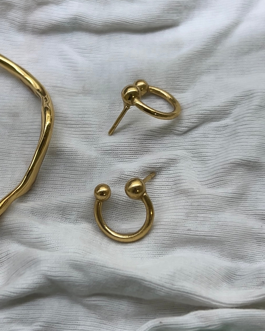 Gold plated piercing earstuds (pair)